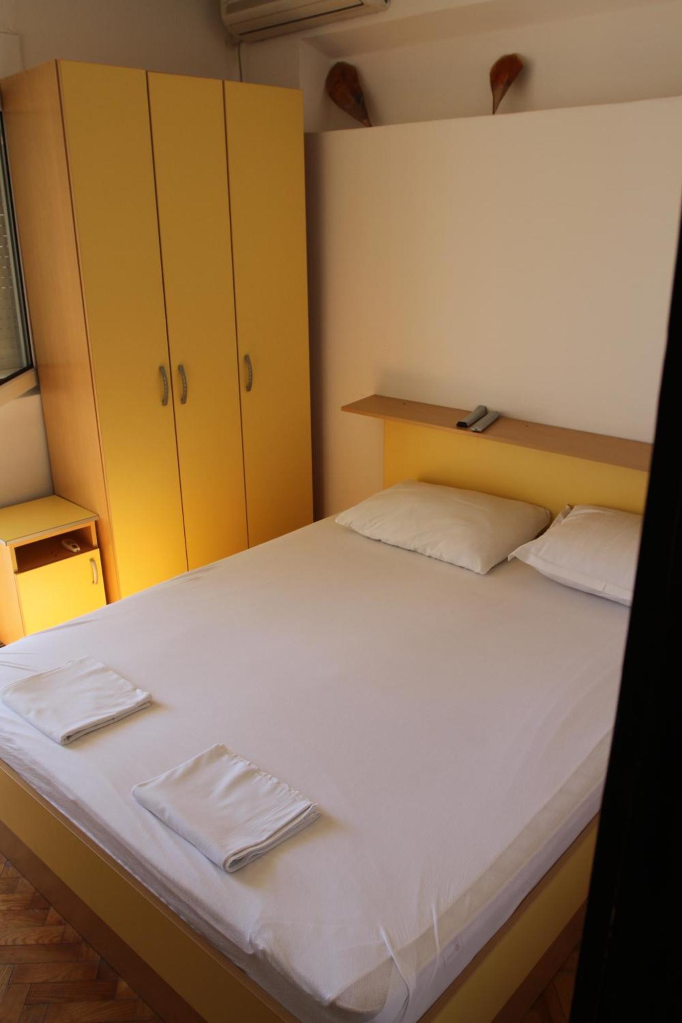Apartments Popovic Petrovac Exteriör bild
