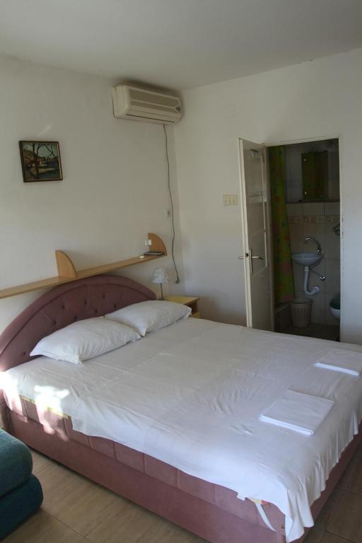 Apartments Popovic Petrovac Rum bild