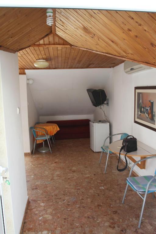 Apartments Popovic Petrovac Rum bild